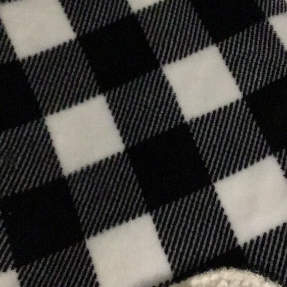 Buffalo plaid black & white check throw. Reverse side is sherpa fleece. - Picture 3 of 3